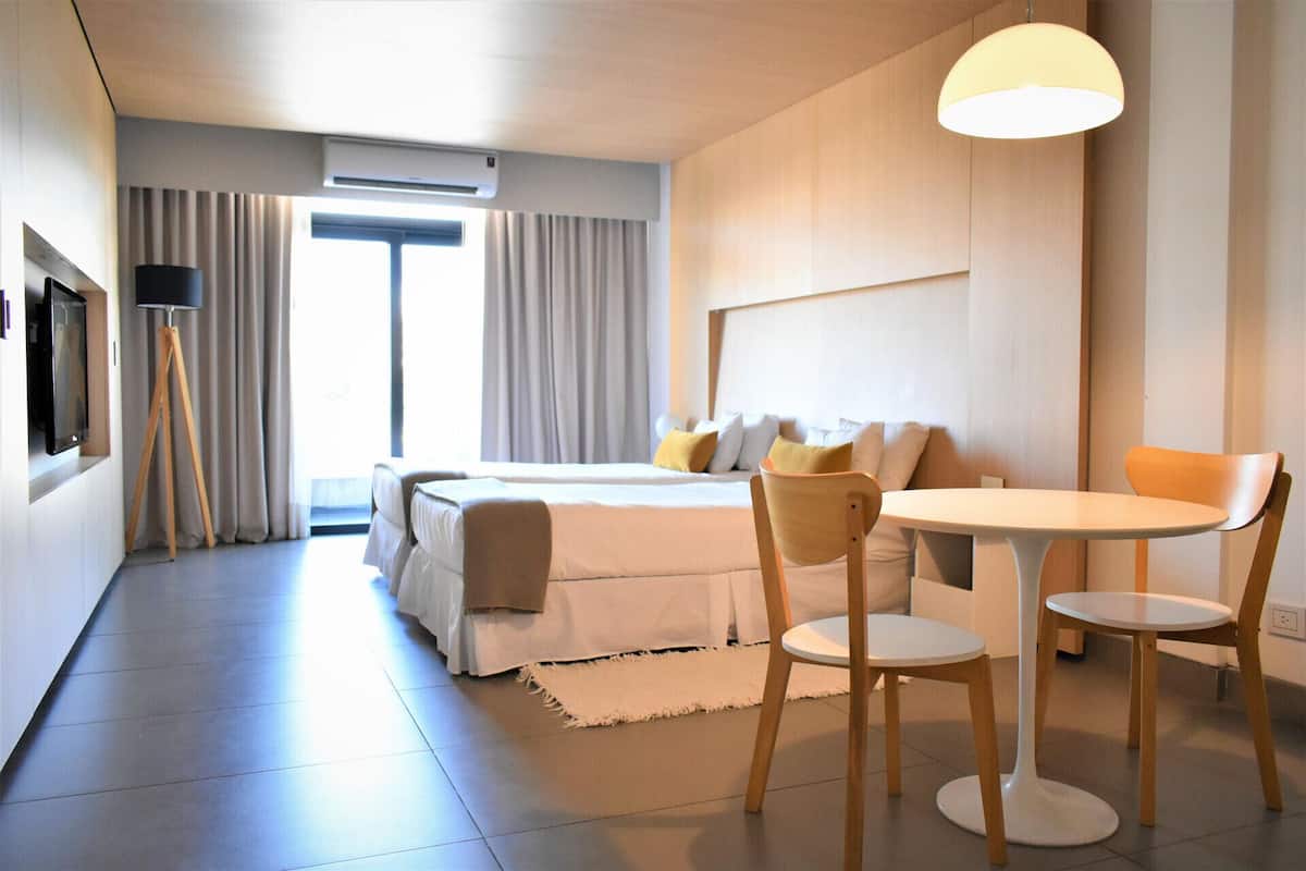 1 bedroom, down duvets, pillow-top beds, in-room safe