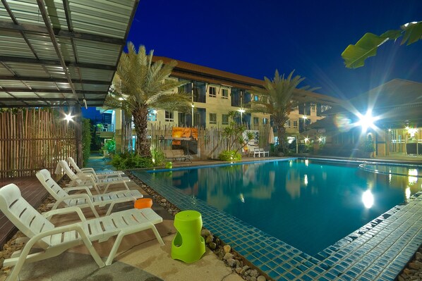 Outdoor pool, pool loungers