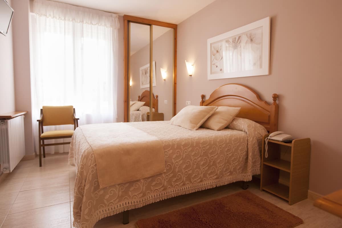 In-room safe, individually decorated, individually furnished, desk