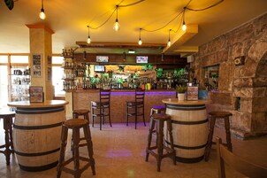 2 bares y 1 bar en la azotea