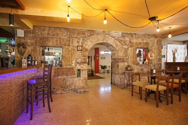 Bar (in der Unterkunft)