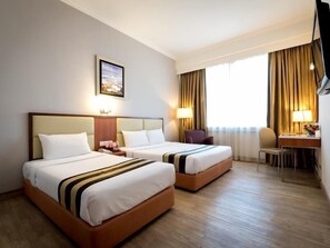 Desk, laptop workspace, free WiFi - Sentral Pudu (Kuala Lumpur)