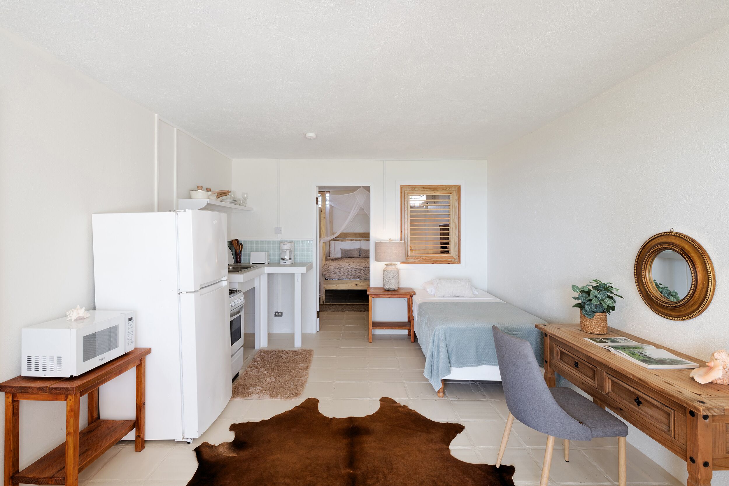 superior apartment, 1 bedroom, ocean view | living area