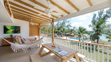 Panoramic-Suite, 2 Schlafzimmer, Meerblick | Terrasse/Patio