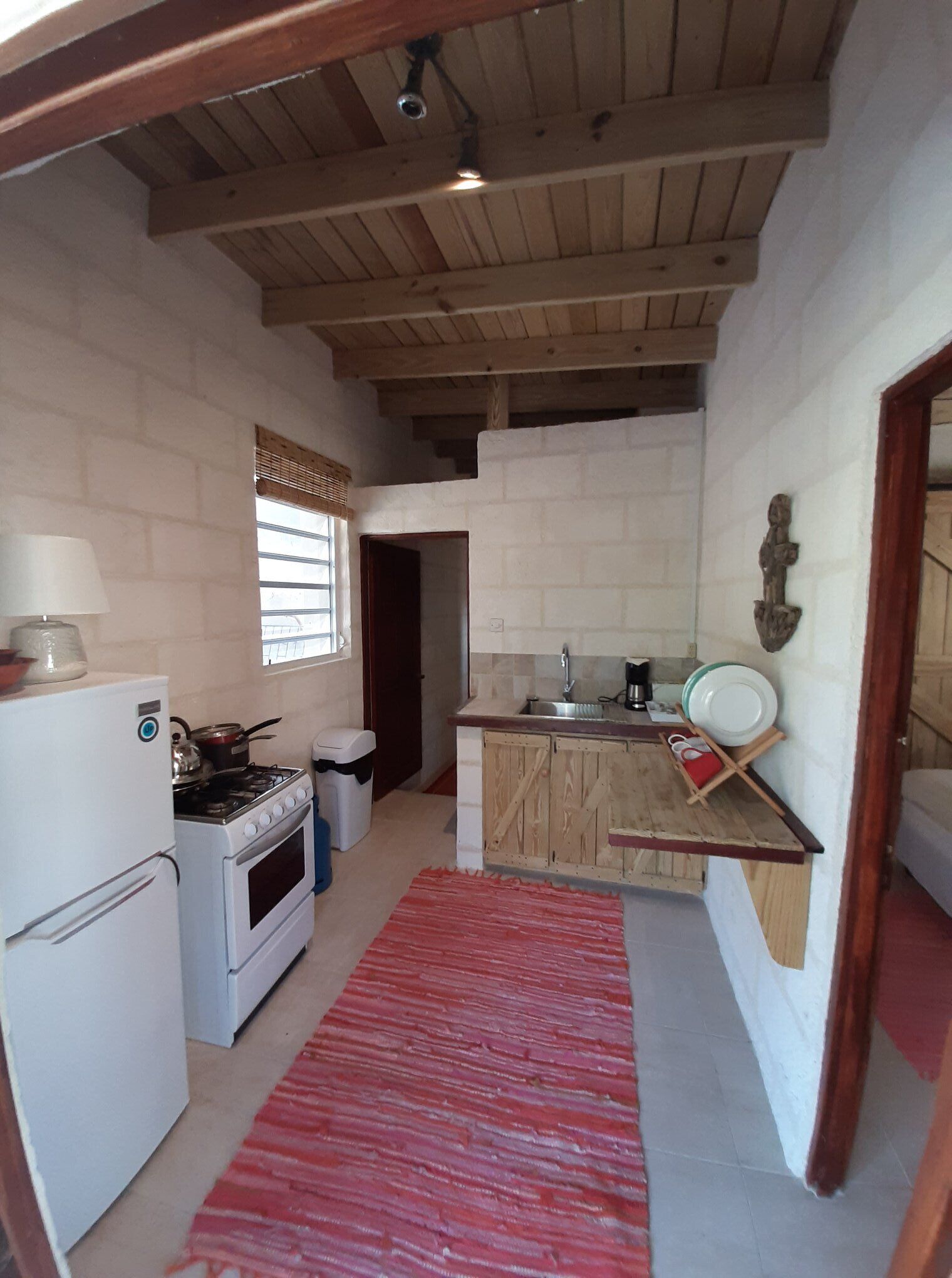 comfort cottage, 1 king bed, ocean view | living area