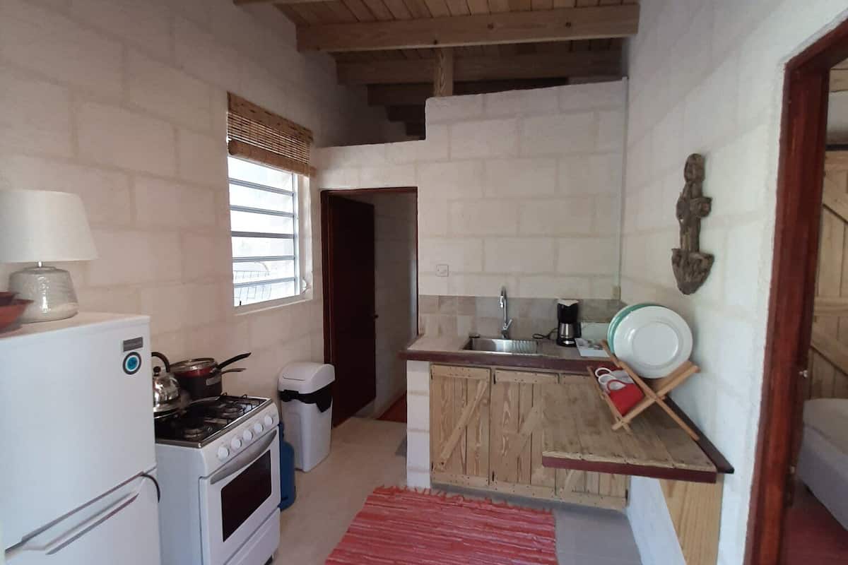 comfort cottage, 1 king bed, ocean view | living area