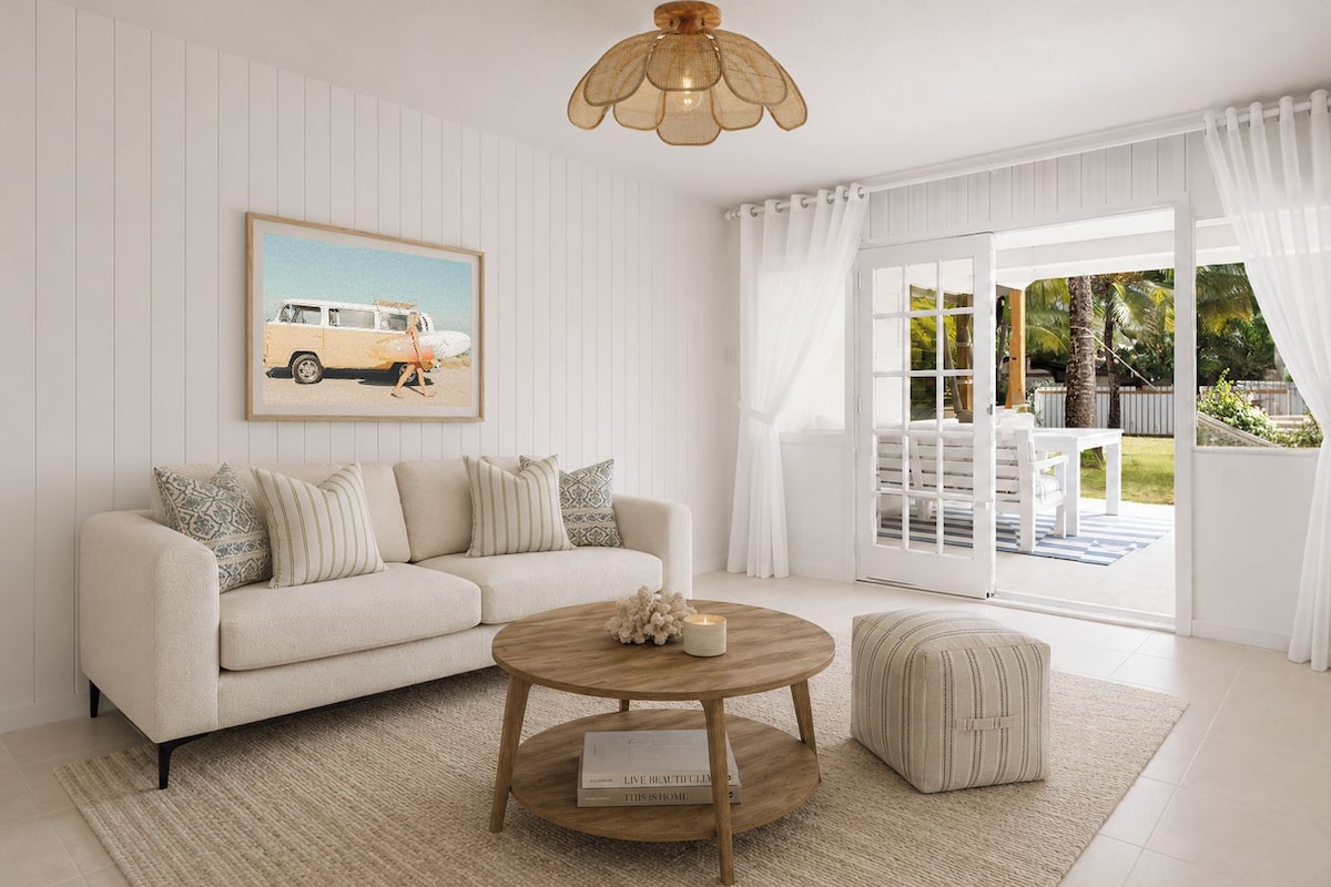 Superior Apartment, 1 Bedroom, Ocean View | Living area