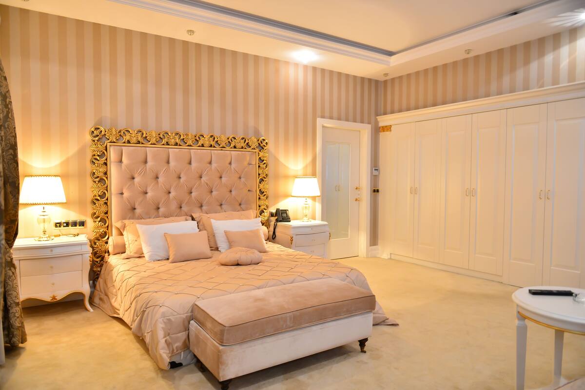 Premium Suite, 1 Bedroom, Lake View | 1 bedroom, minibar, in-room safe, desk