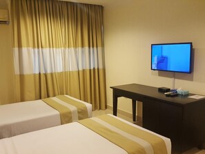 Minibar, in-room safe, iron/ironing board, WiFi - Erya by Suria Johor Bahru (Johor Bahru)
