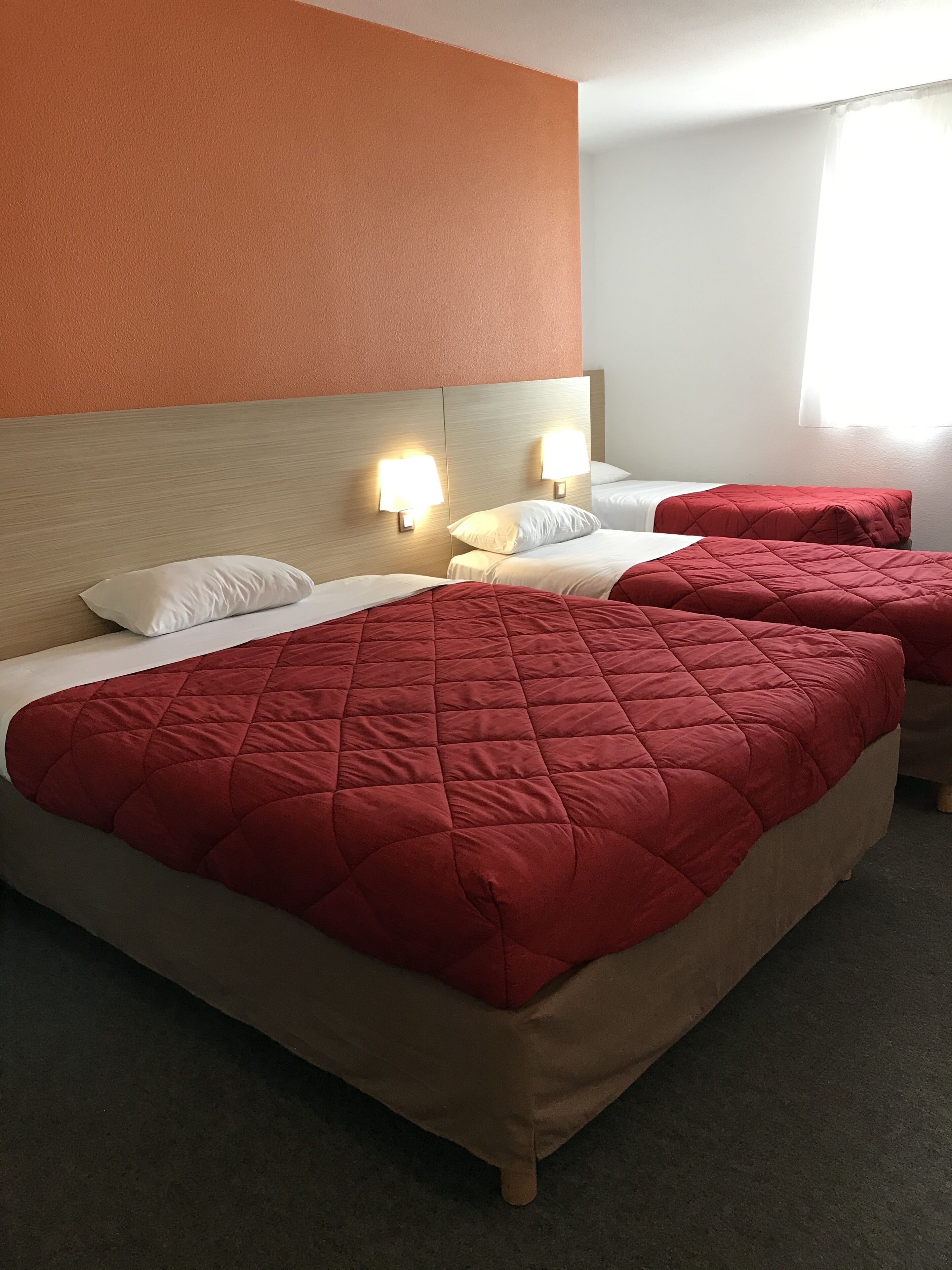 Premium bedding, desk, blackout drapes, soundproofing