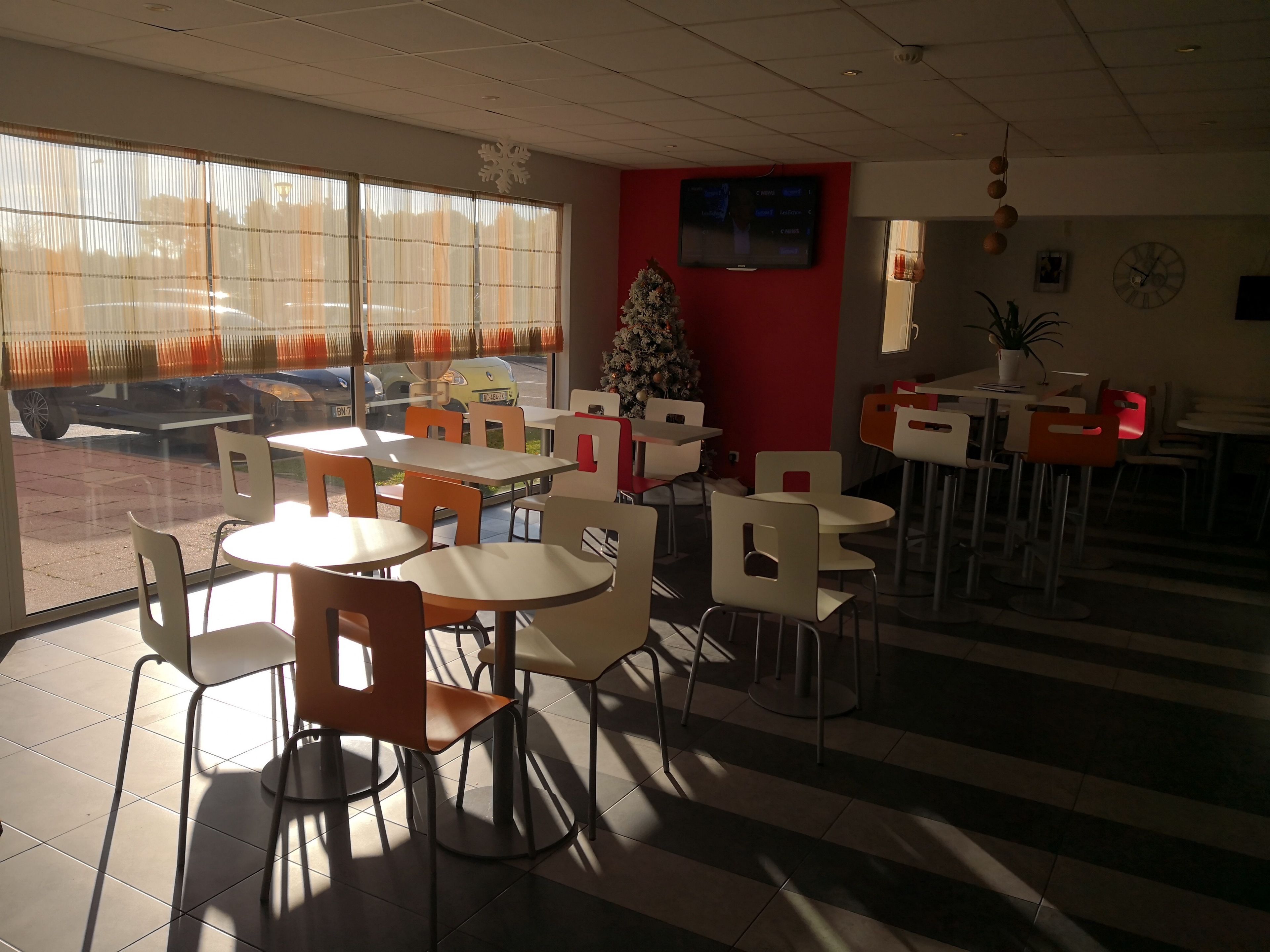 Foto - Première Classe Istres