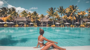 Outdoor pool, pool loungers