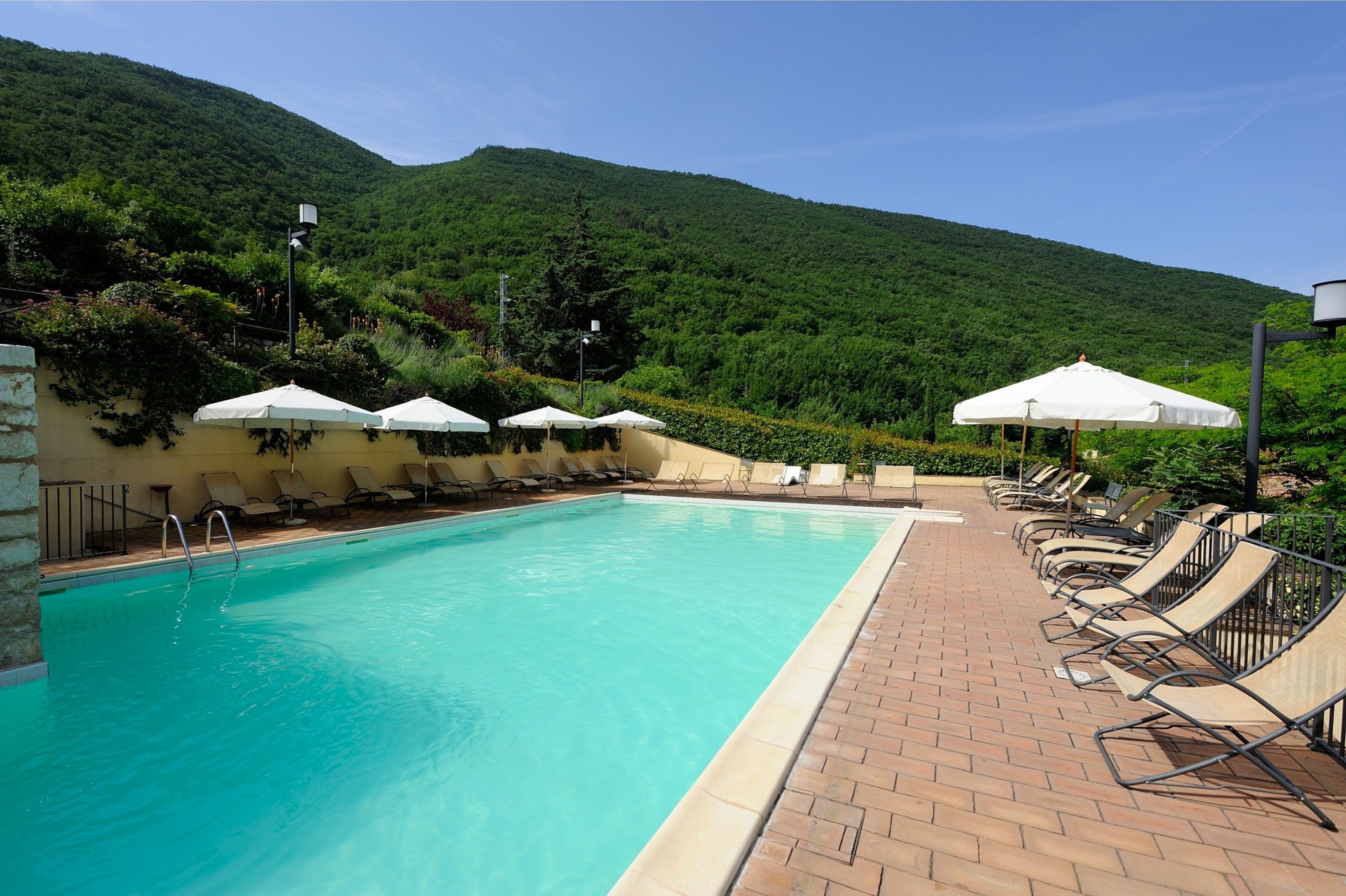 Exercise/lap pool