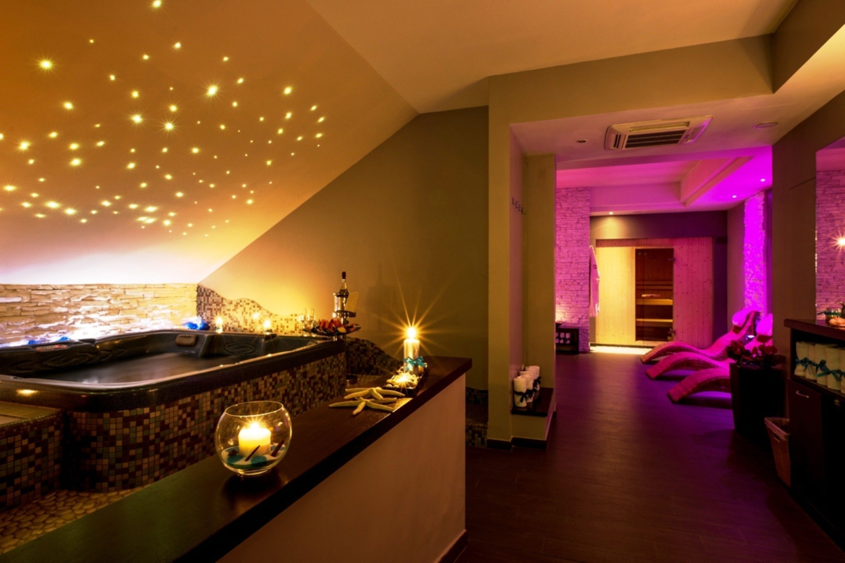 sauna, hot tub, body treatments, aromatherapy, facials