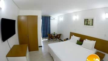 Deluxe Double Room (Master) | Minibar, blackout drapes, free cribs/infant beds, rollaway beds