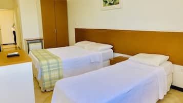 Master | Minibar, blackout drapes, free cribs/infant beds, rollaway beds