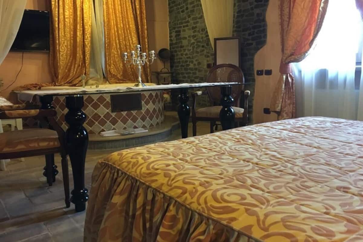 Ropa de cama de alta calidad y minibar 