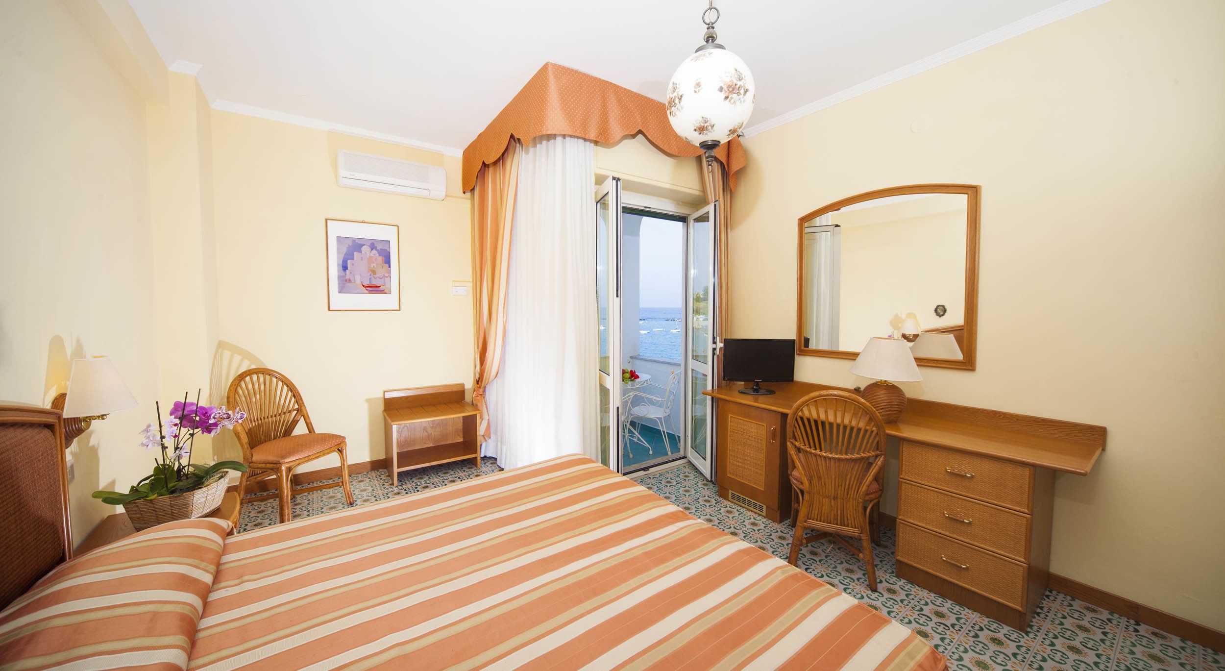 comfort double room, sea view | minibar, in-room safe, desk, soundproofing