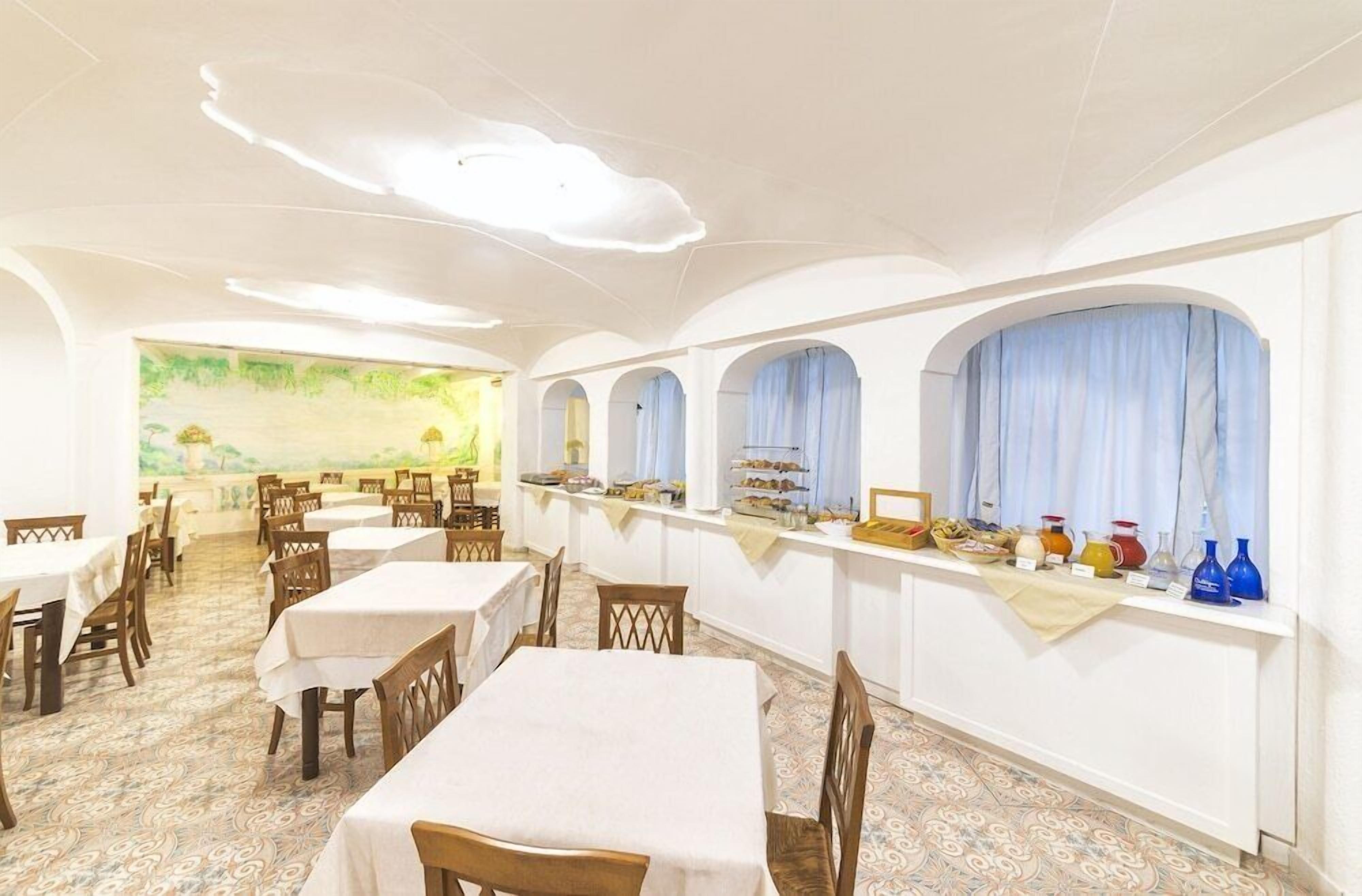 Café da manhã, almoço e jantar