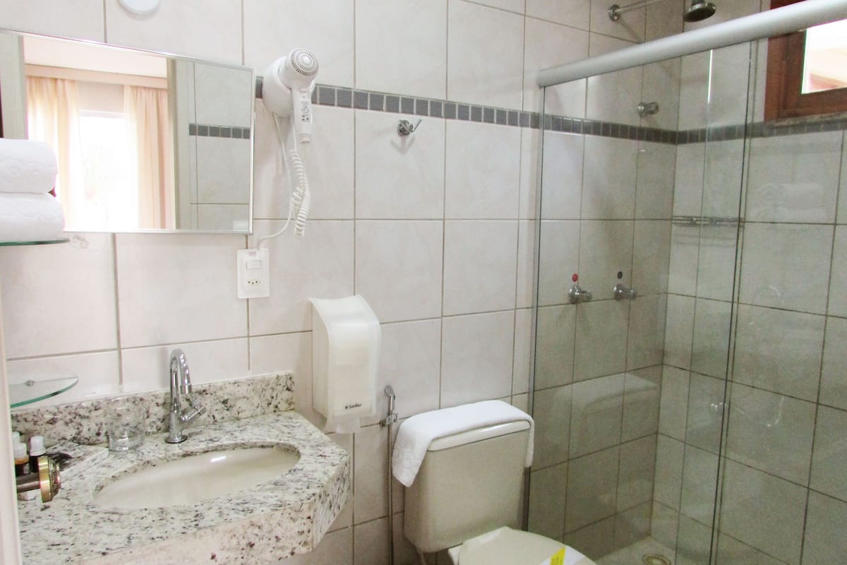 1 bedroom, minibar, desk, laptop workspace