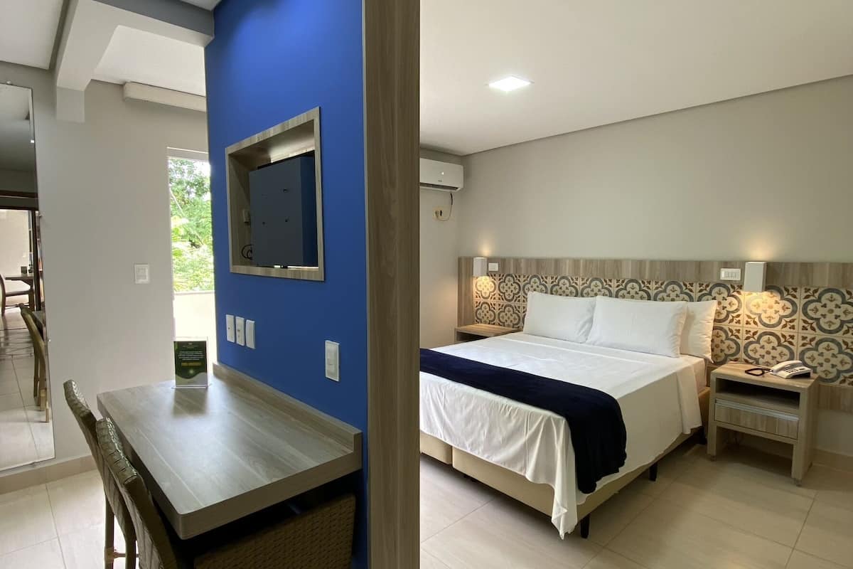 1 bedroom, minibar, desk, laptop workspace