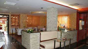 Bar (in der Unterkunft)