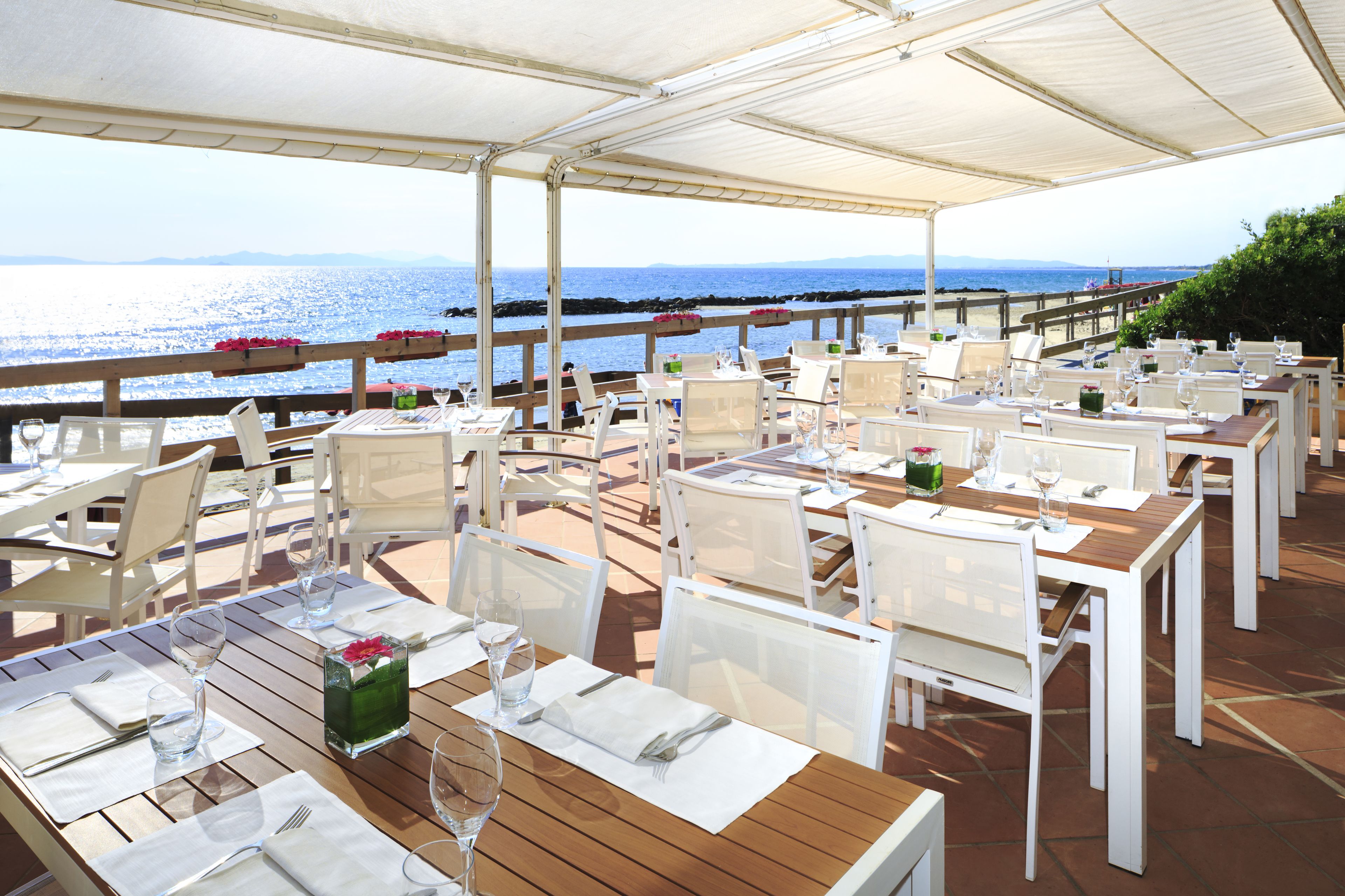 Breakfast, lunch, dinner served; garden views