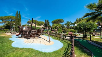 Children's play area - outdoor