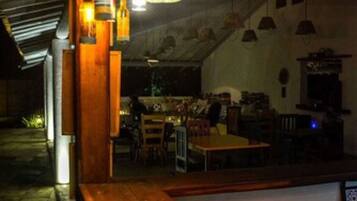 Poolbar