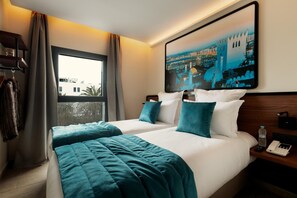 Desk, free WiFi - Hotel ibis budget Tanger (Hjar Ennhal)