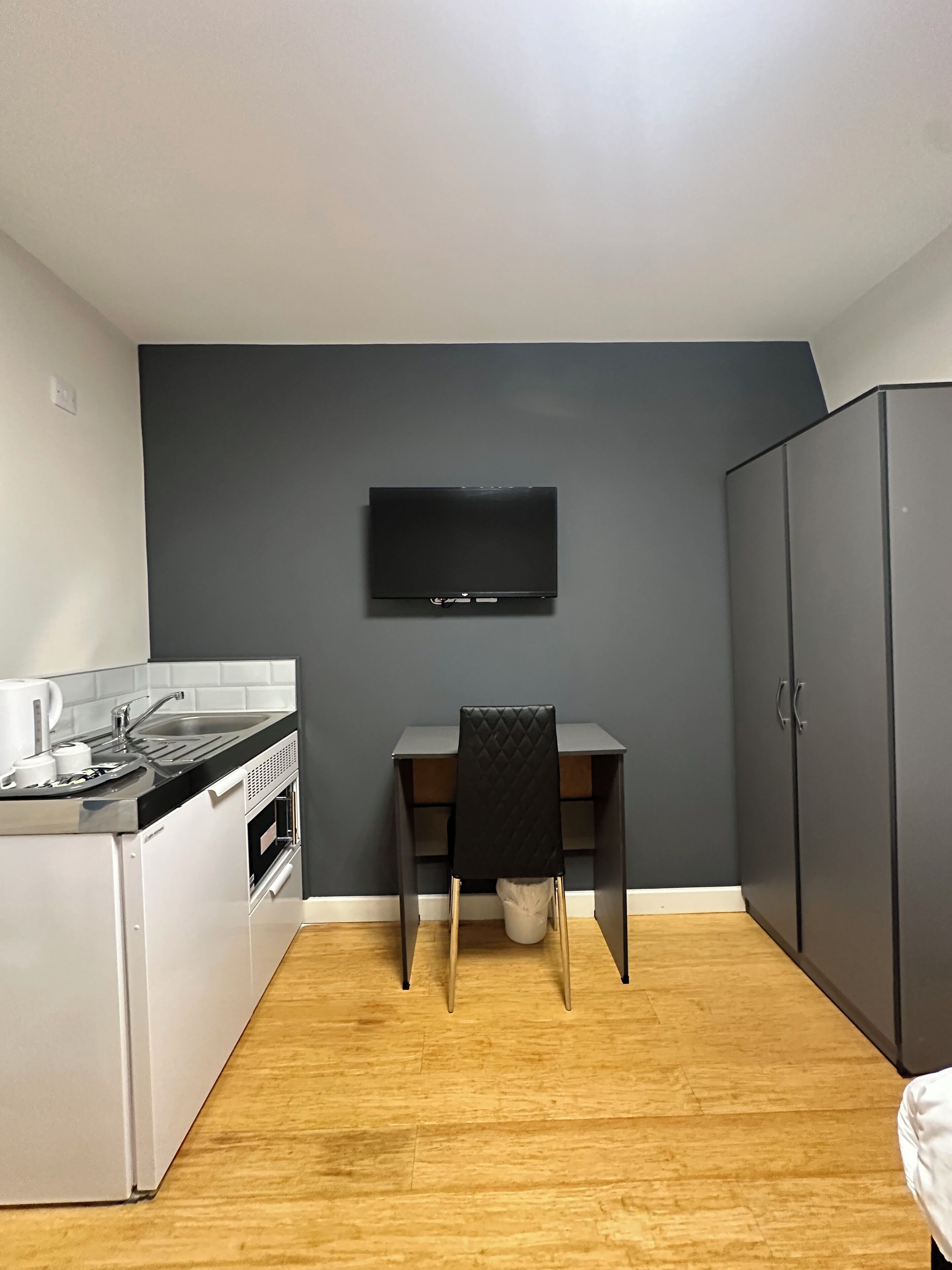 Egyptian cotton sheets, premium bedding, laptop workspace, soundproofing