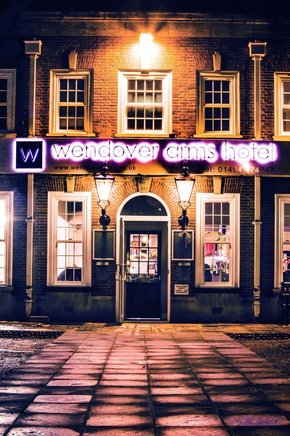 Property entrance - Wendover Arms (High Wycombe)