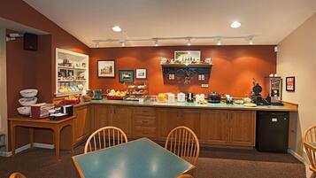 Free daily continental breakfast 