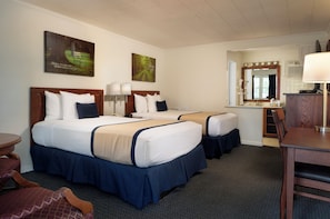 Tabla de planchar con plancha, wifi gratis, ropa de cama