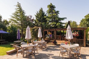 Terrace/patio - The King William IV (Hunstanton)