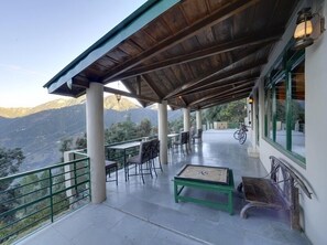 Terrace/patio - V Resorts Ramgarh Cottage (Nainital)