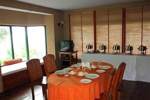 Dining - V Resorts Ramgarh Cottage (Nainital)