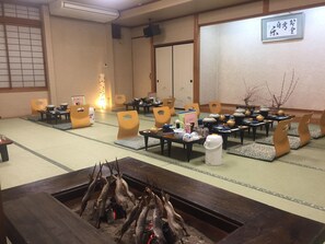 お食事