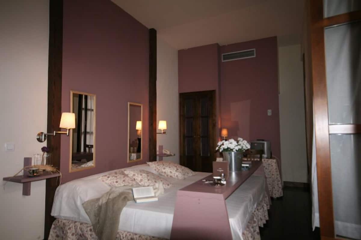 triple room | in-room safe, desk, blackout curtains, soundproofing