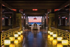 6 restaurantes; se sirven desayunos