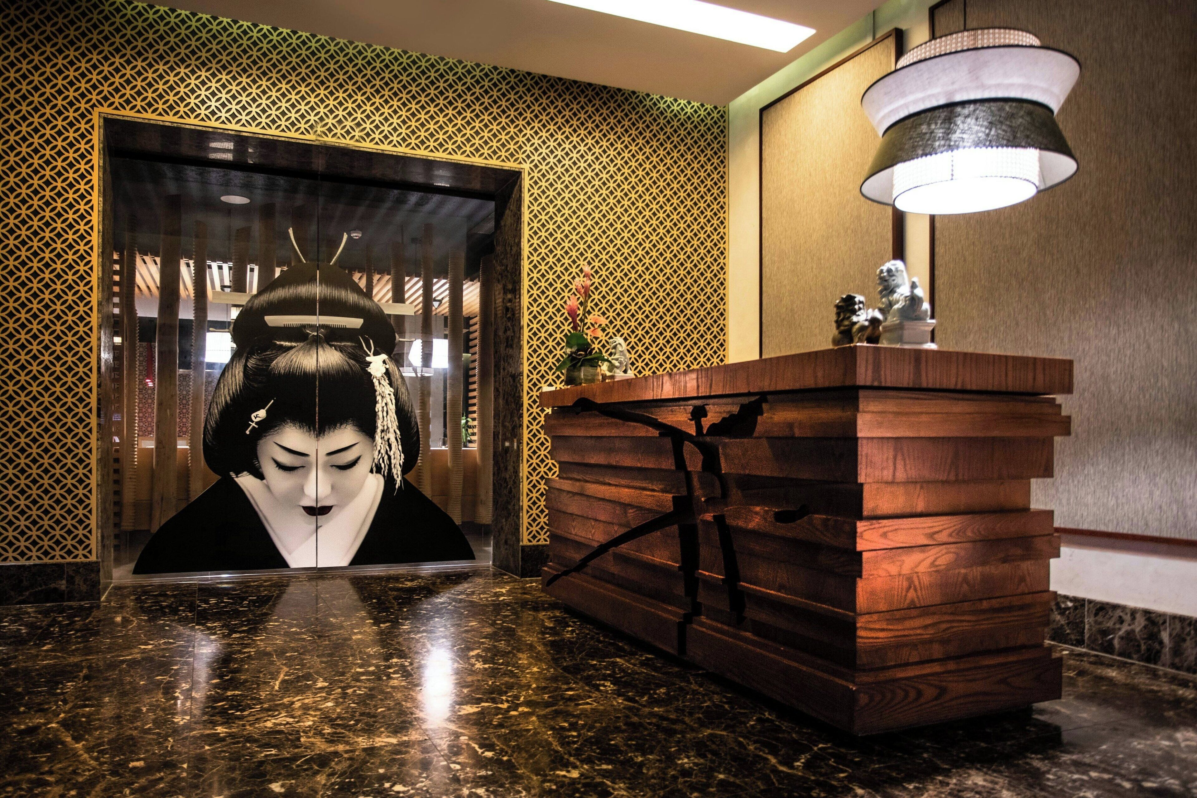 6 restaurants, breakfast served