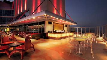 4 bares o lounges, bar de tapas