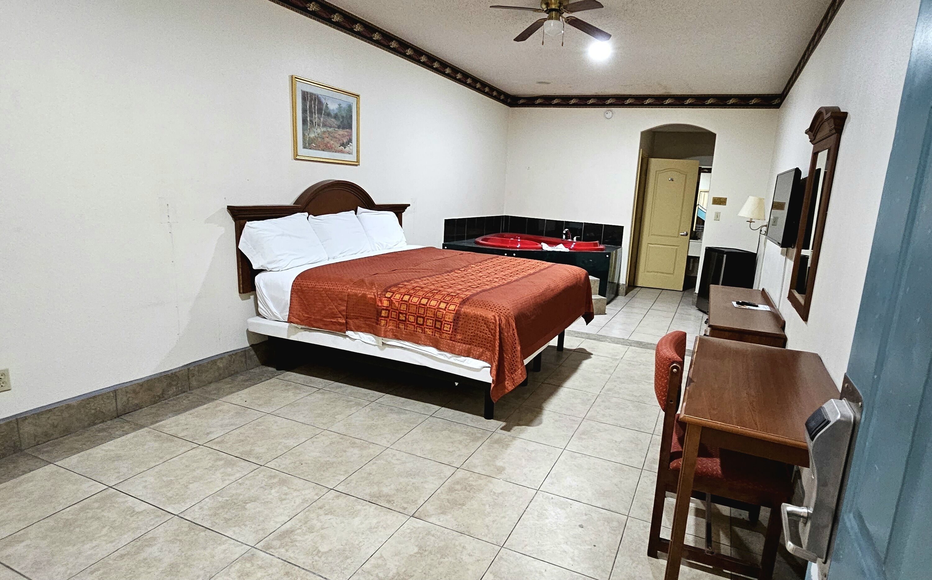 Honeymoon Room, 1 Bedroom, Non Smoking, Jetted Tub | Premium bedding, desk, laptop workspace, blackout drapes