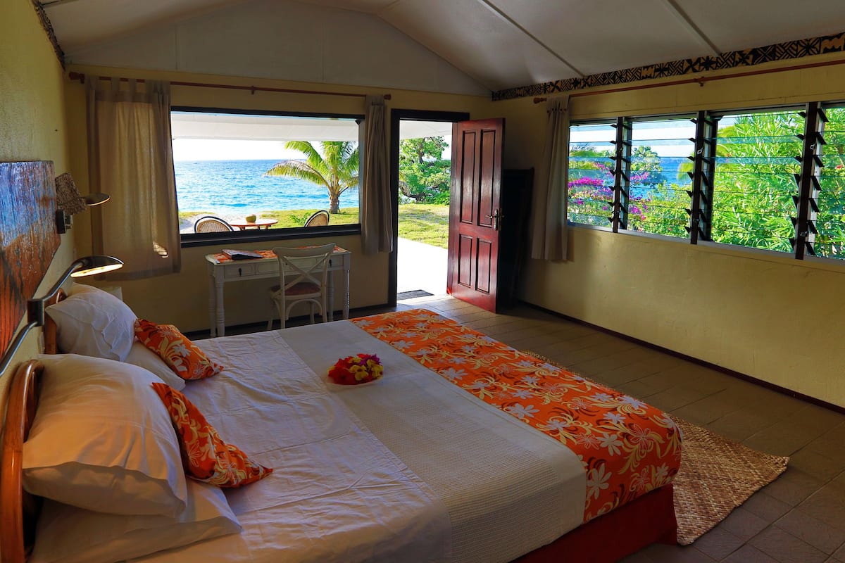 premium bedding, select comfort beds, in-room safe