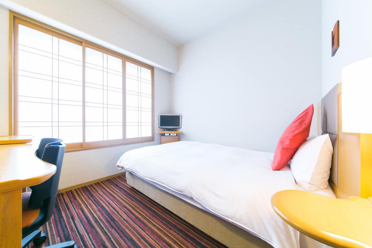 Single Room (2 people)