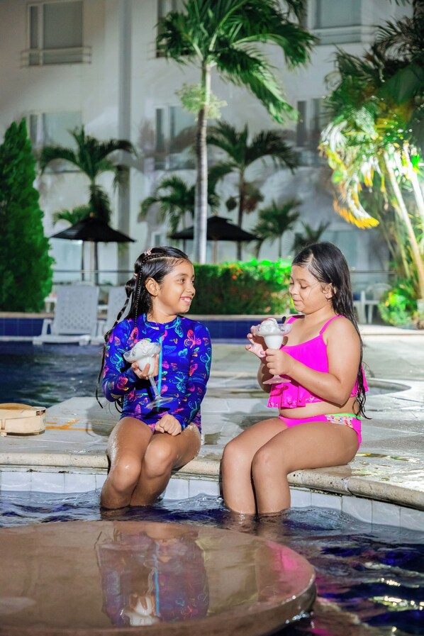 Zona de jocs infantil: a l'aire lliure