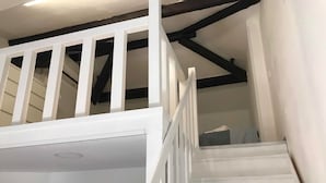Loft Confort, Plusieurs lits, cuisinette, dans la tour | Vue de la chambre