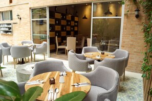 Restaurant - Hotel Factory Green Bogotá Occidente Calle 80 (Cota)