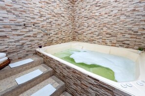 Tratamientos faciales, manicures y pedicures y masajes 