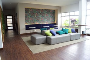 Reception - Hotel Factory Green Bogotá Occidente Calle 80 (Cota)